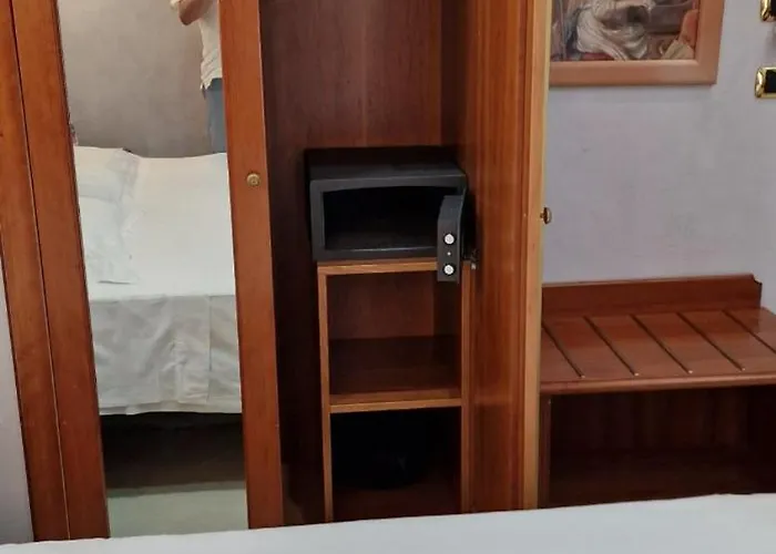 Consoli Romani Vatican Гостевой дом 4*